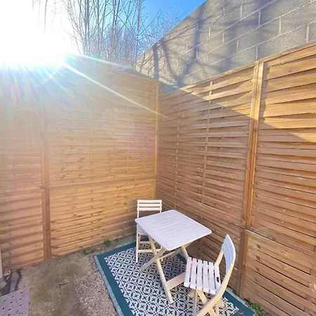 Le Charme Citadin 55 M² Avec Exterieur Semesterbostad Valenciennes