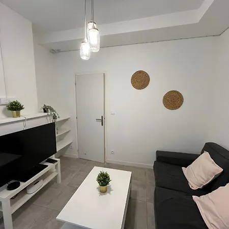 Le Charme Citadin 55 M² Avec Exterieur بيت للعطل *
